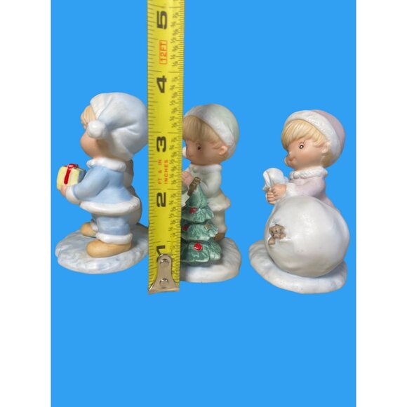 HOMCO #5613  Porcelain Winter Friends Christmas Kids Trio - Picture 8 of 10